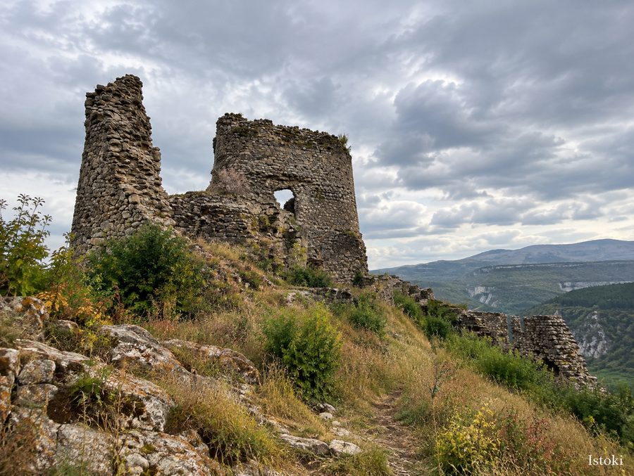 Ирыстон в рождественских огнях: история, вера, красота