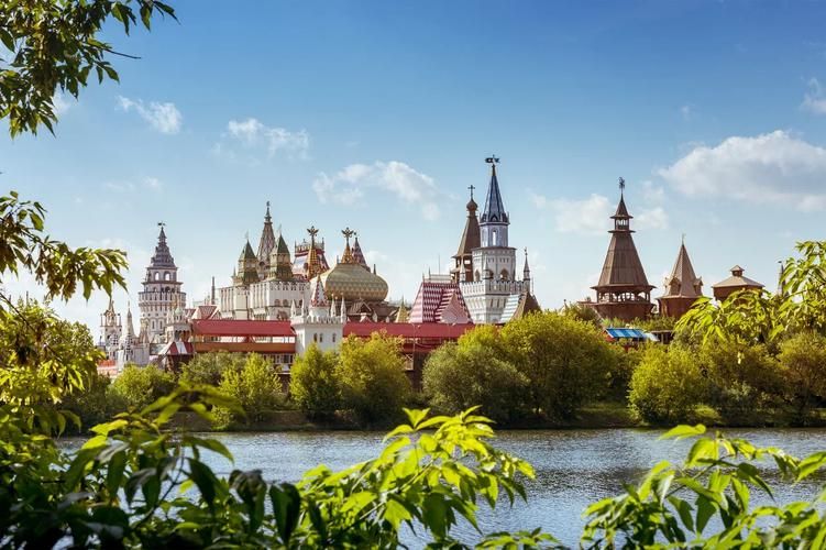 Москва: от легенд Кремля до магии кино