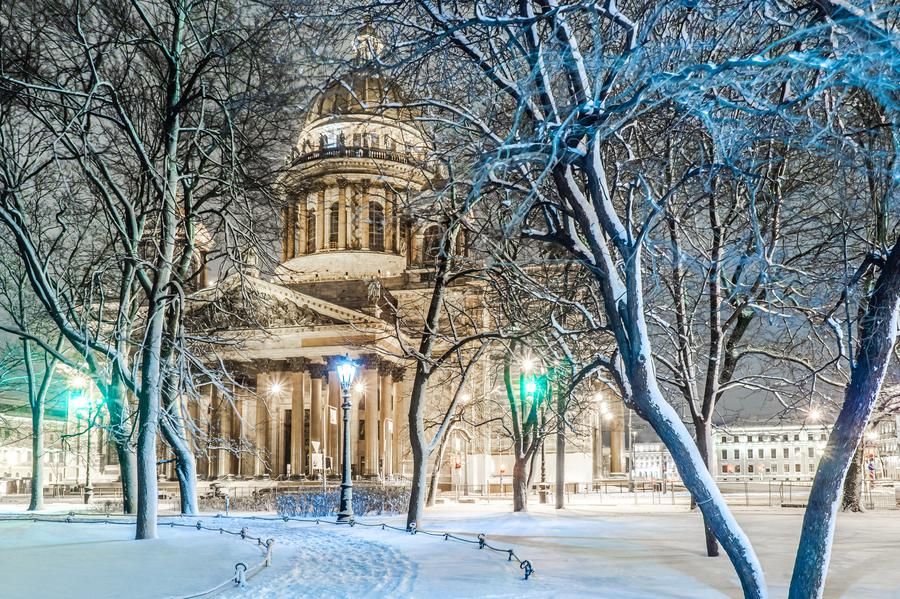 Петербург встречает Новый год: сказка, музыка и шампанское 2 дня